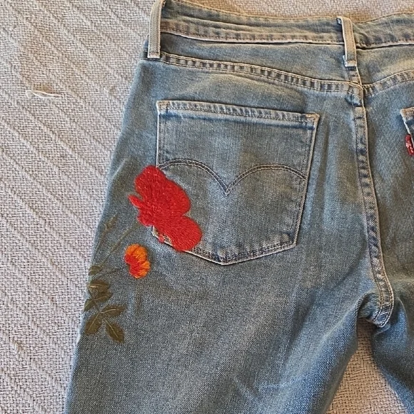 RARE Levi’s Embroidered Floral Poppy Jeans - Straight Leg - Size 29 - BoHo Luxur - Picture 6 of 12